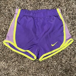 2T Nike Tempo shorts